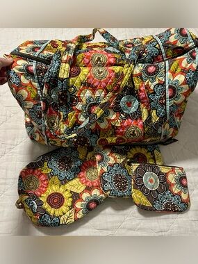 Vera Bradley L Duffel Mickey’s Perfect Petals with Smaller Pouches Flower Power